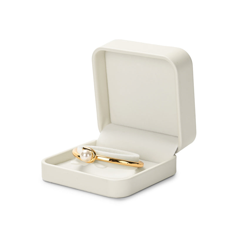 Classic Beige PU Leather Velvet Jewelry Packaging Box H160