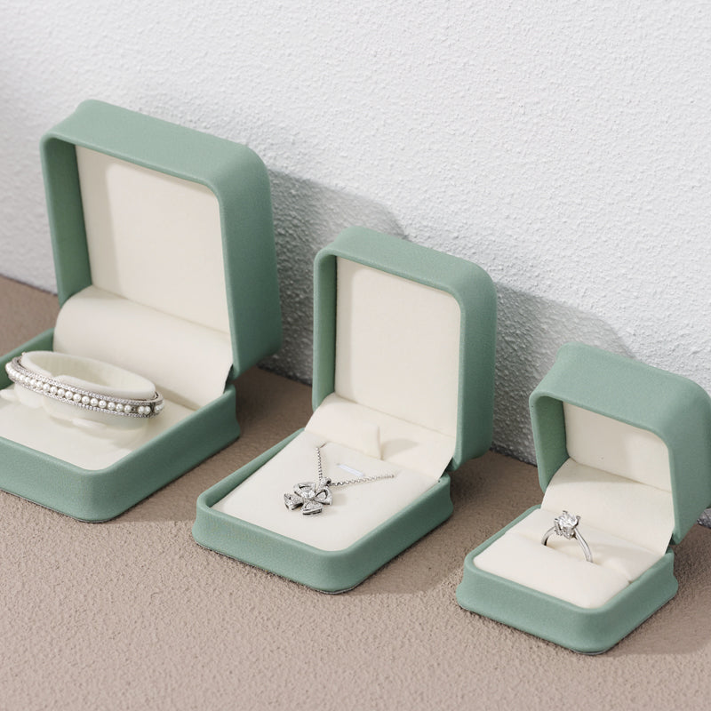 Green Pu Leather Plush Ring Jewelry Box H145