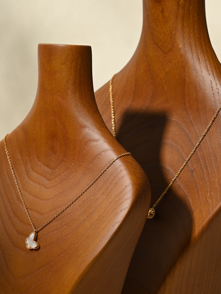 FANXI Ash Wood Bust Necklace Display Pendant Stand SM069